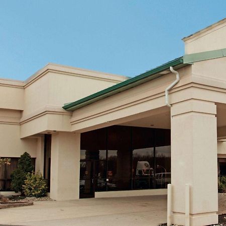 Ramada Inn By Wyndham Fairfield Nj Экстерьер фото