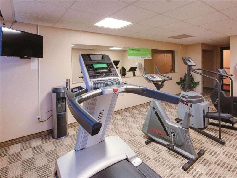 Ramada Inn By Wyndham Fairfield Nj Экстерьер фото