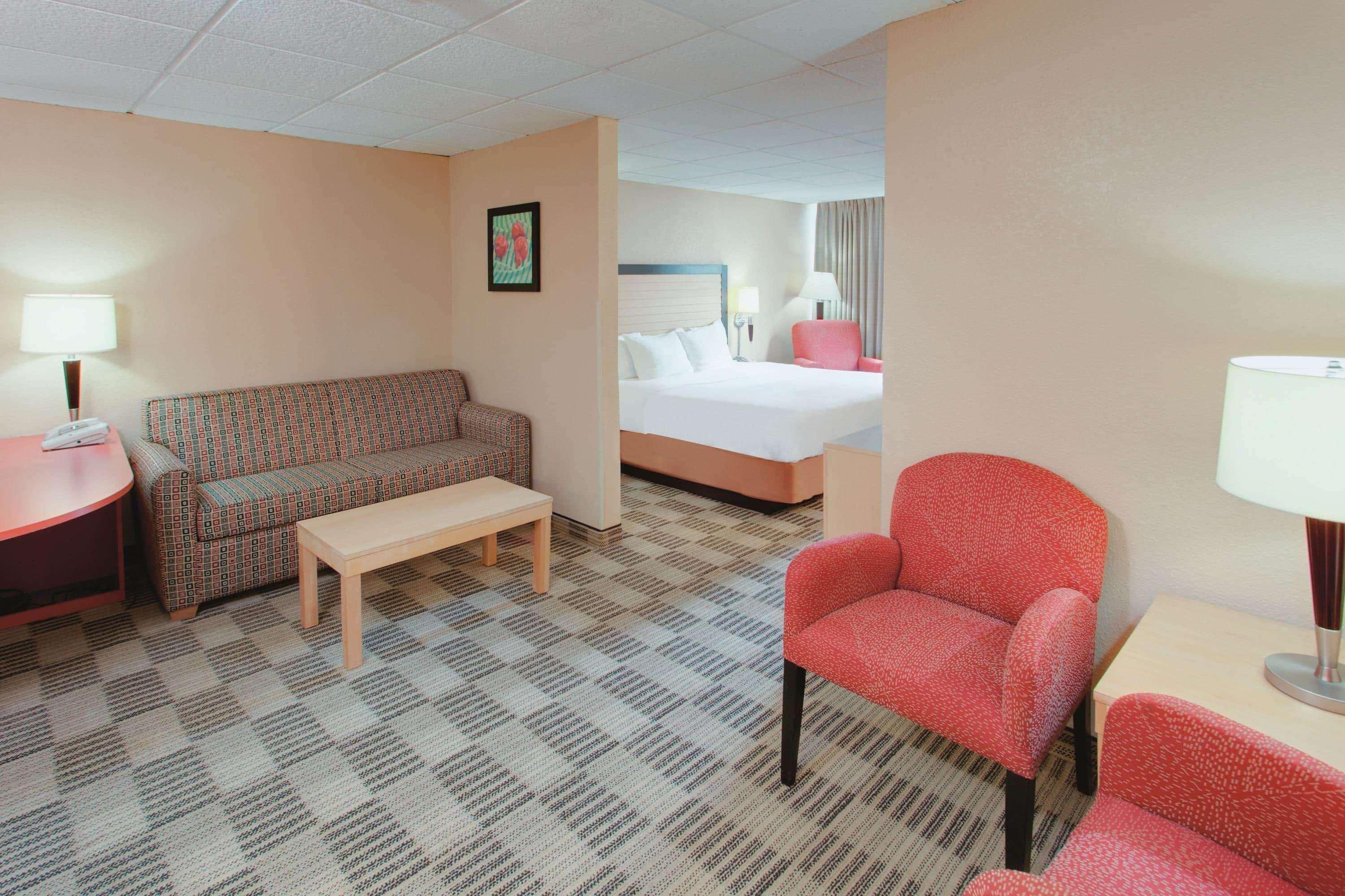 Ramada Inn By Wyndham Fairfield Nj Экстерьер фото