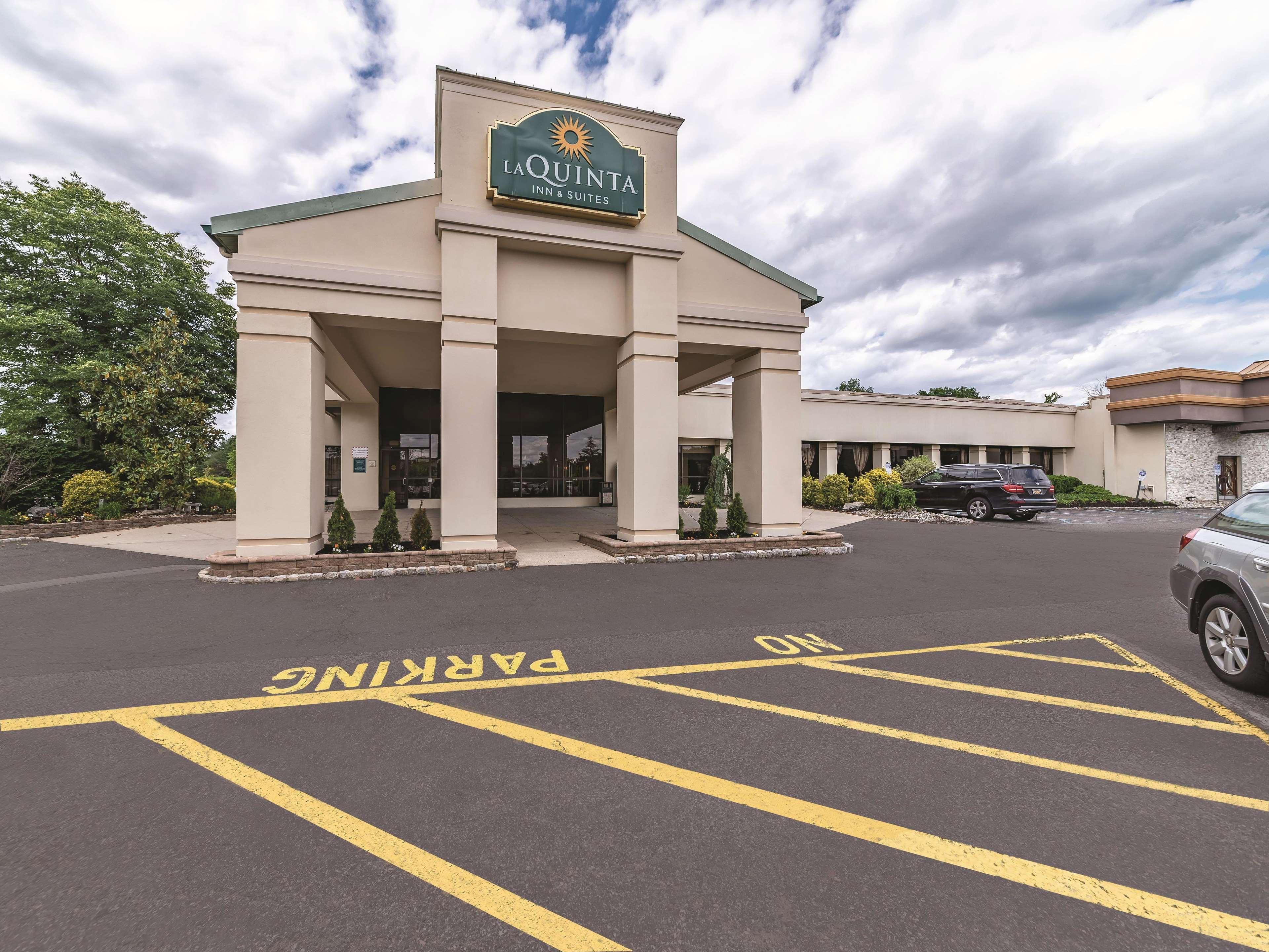 Ramada Inn By Wyndham Fairfield Nj Экстерьер фото