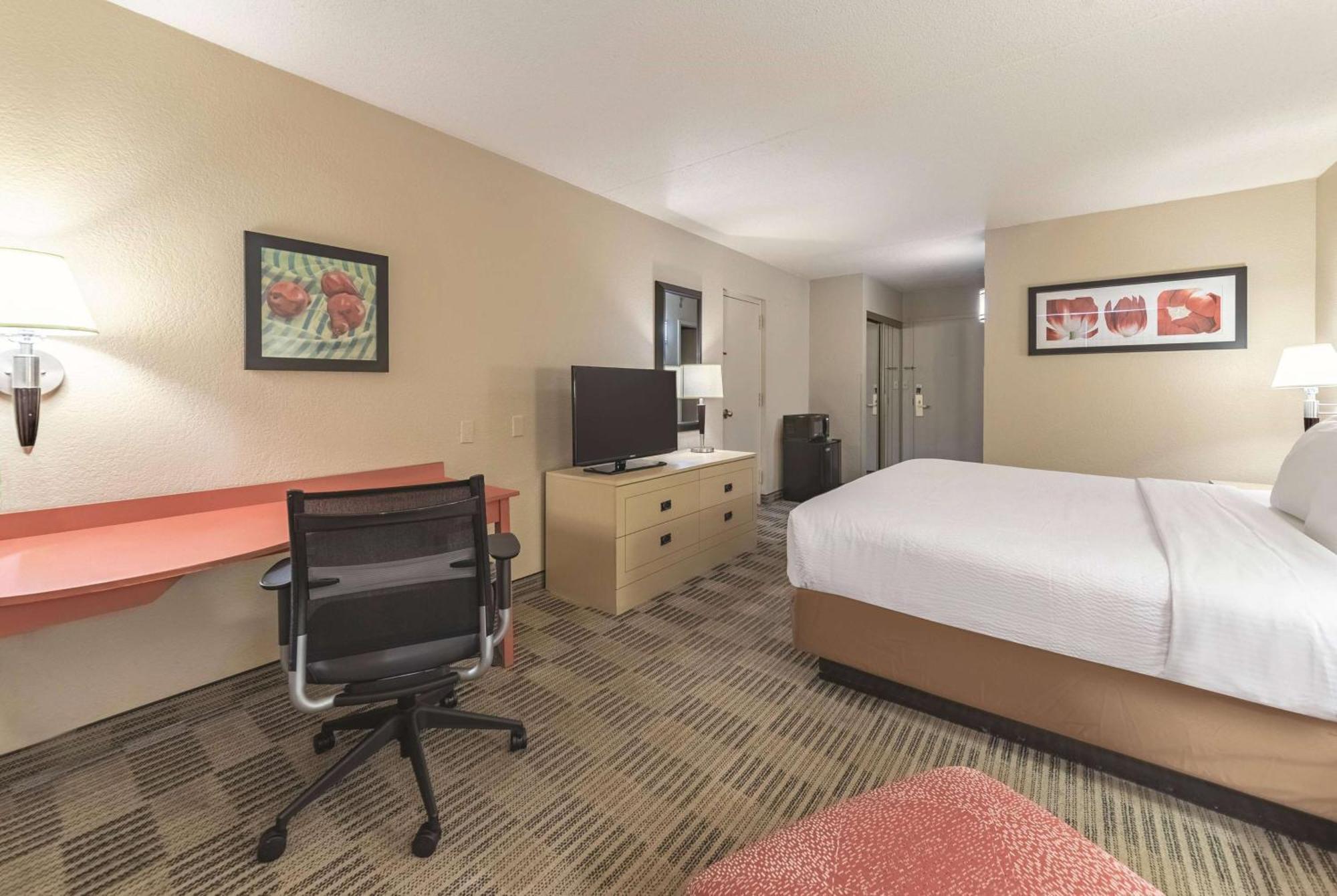 Ramada Inn By Wyndham Fairfield Nj Экстерьер фото