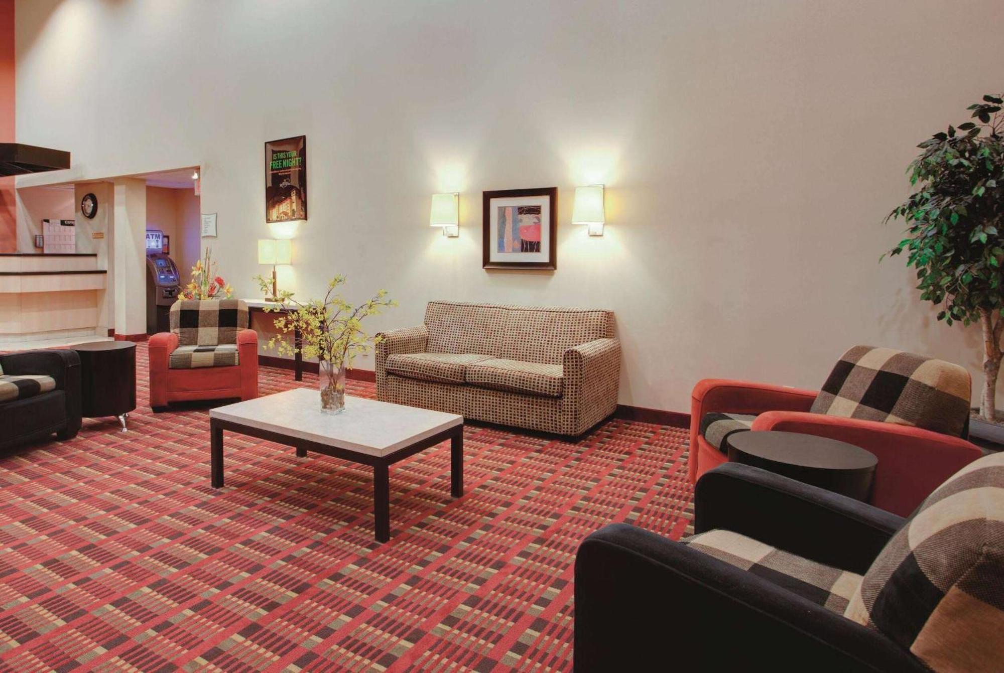 Ramada Inn By Wyndham Fairfield Nj Экстерьер фото