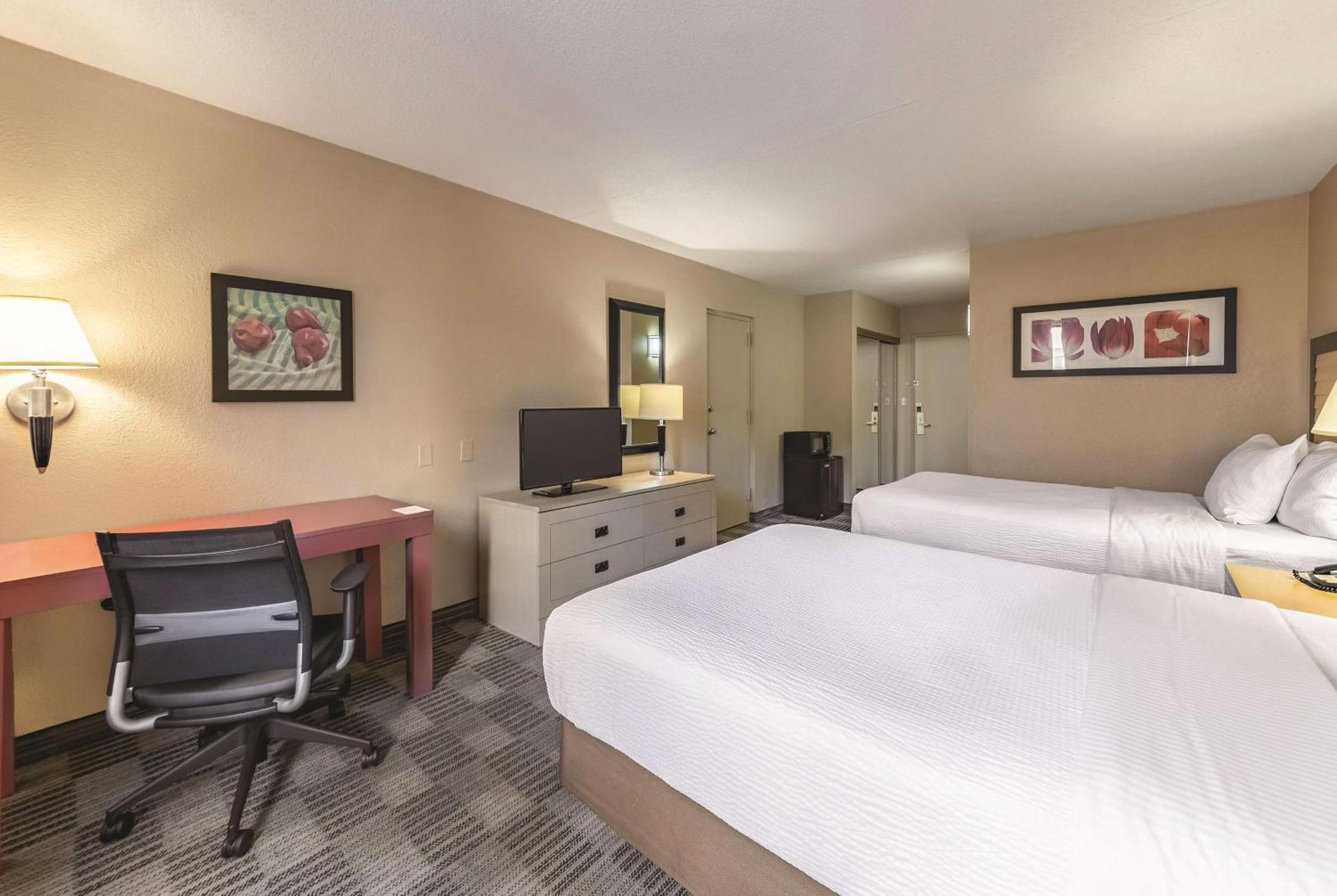Ramada Inn By Wyndham Fairfield Nj Экстерьер фото
